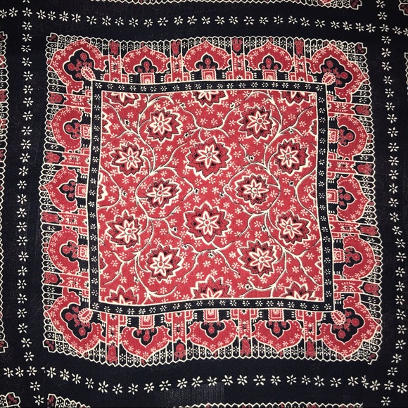 Lizsport wrap skirt, pretty Autumn colors in an ornate square pattern. - Picture 6 of 8